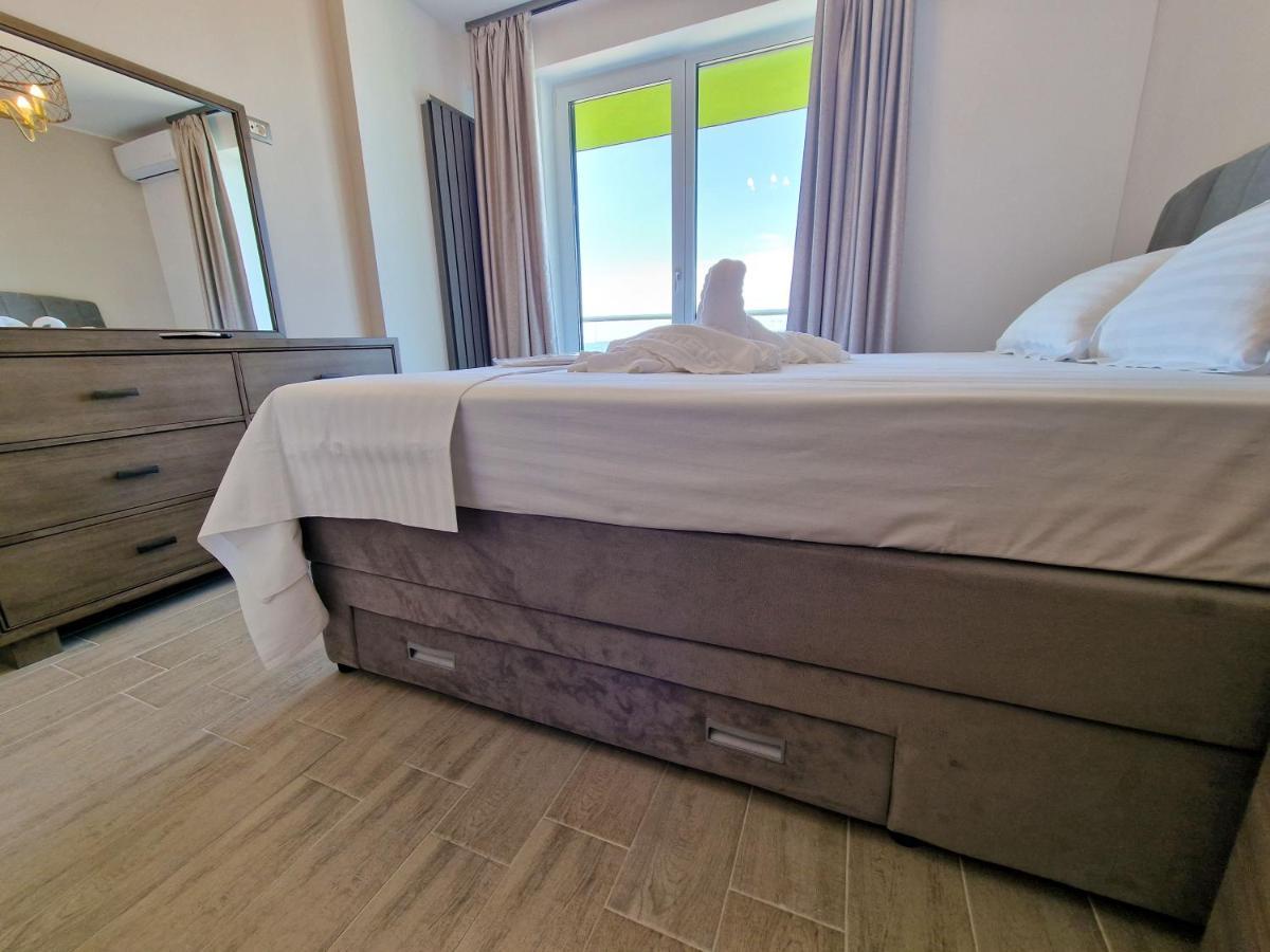 Panoramic Aparthotel Pool & Spa Mamaia Nord 那沃达利 外观 照片